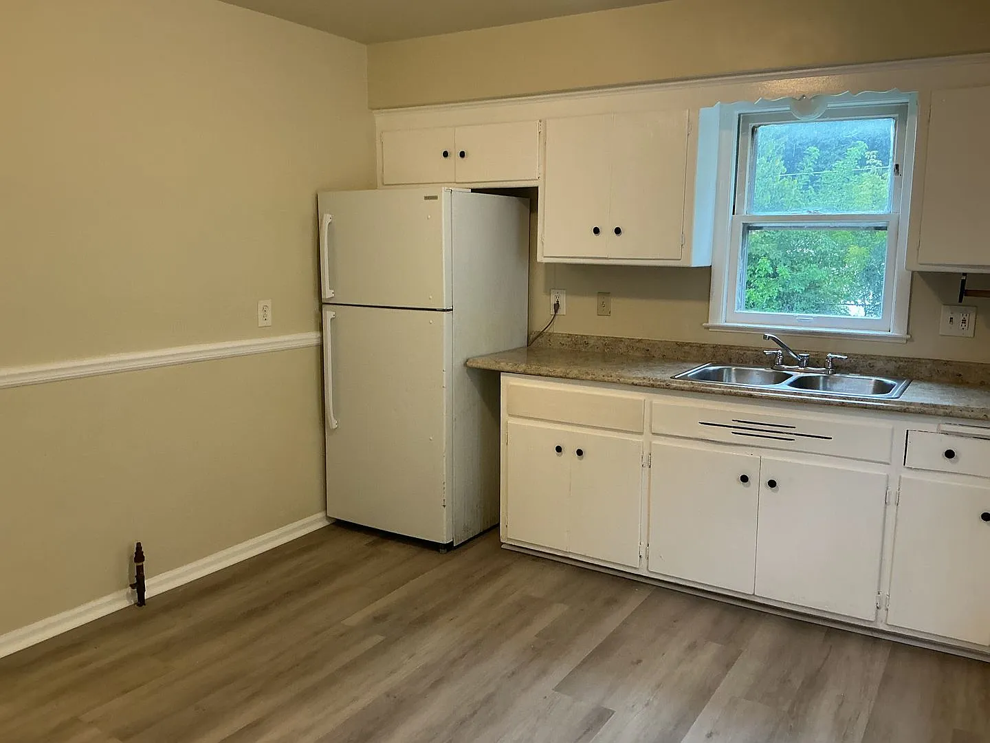 4 Bedroom Single Family Home with off street parking — Photo 1