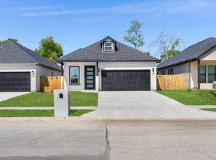 2140 Rw Bivens Ln #R, Fort Worth, TX 76105