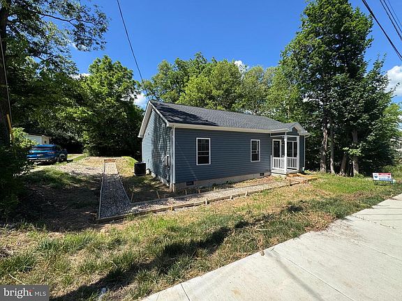 3rd image of 701 Boston St