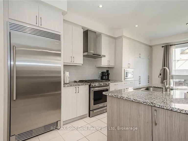 48 Pointer St — Photo 18