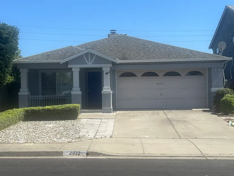 2012 Dublin Dr — Photo 3