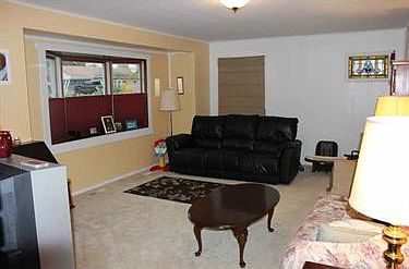 4th image of 10920 Carlson Dr