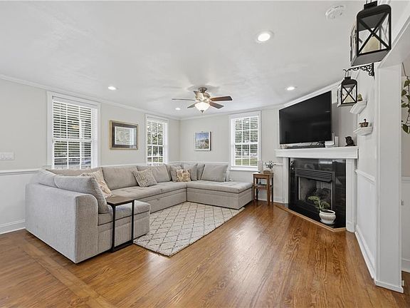 5th image of 3248 Galberry Rd