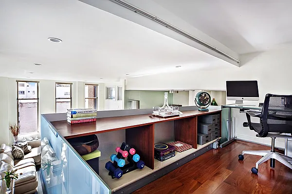 Sold by Compass | media 18