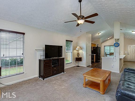 3rd image of 949 Olde Town Ct