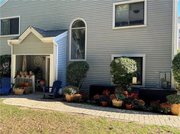 43 Offshore Drive, Mohegan Lake, NY 10547