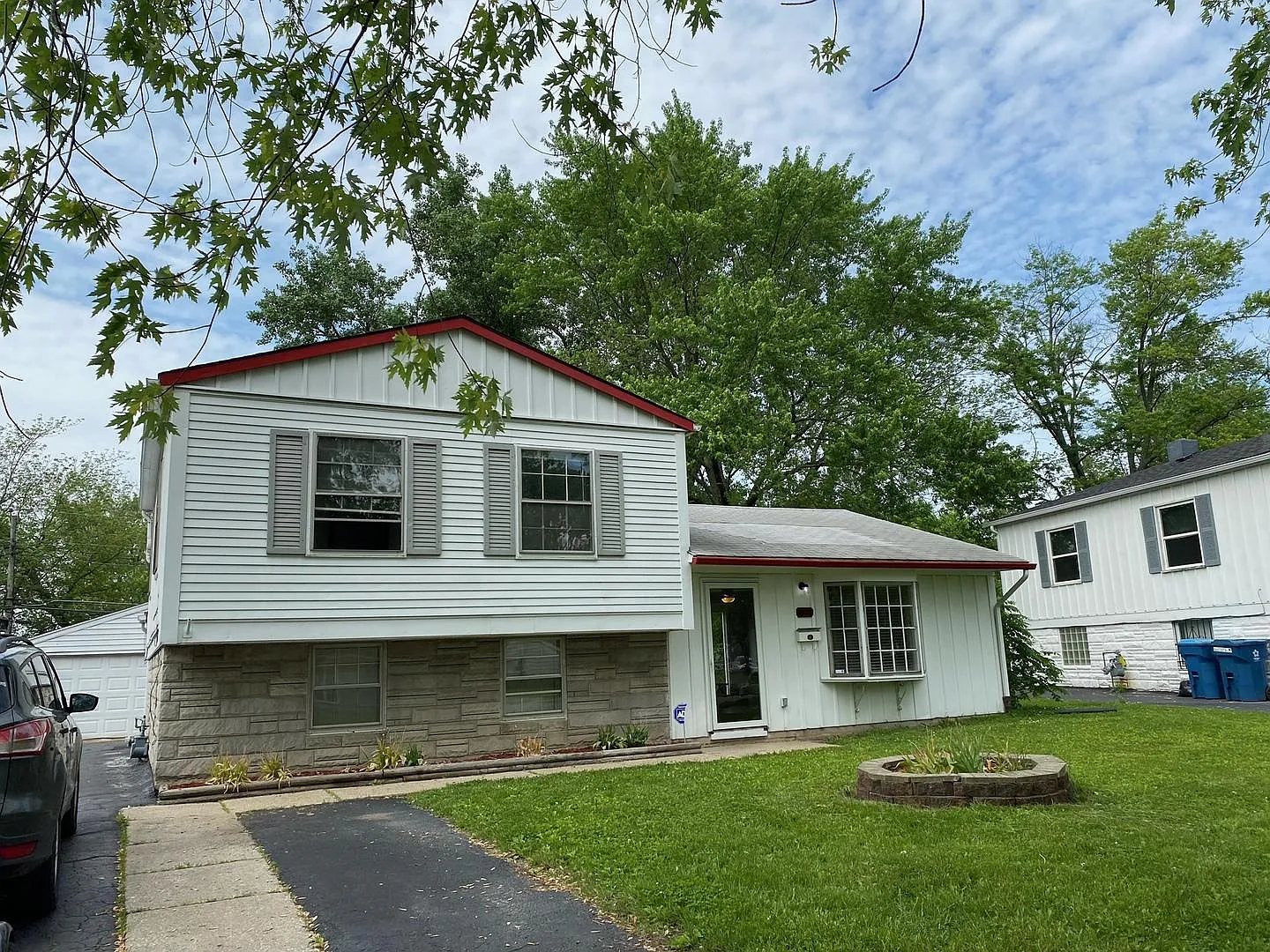 1839 Reichert Ave photo 1