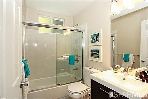 2nd image of 823 Dwight St