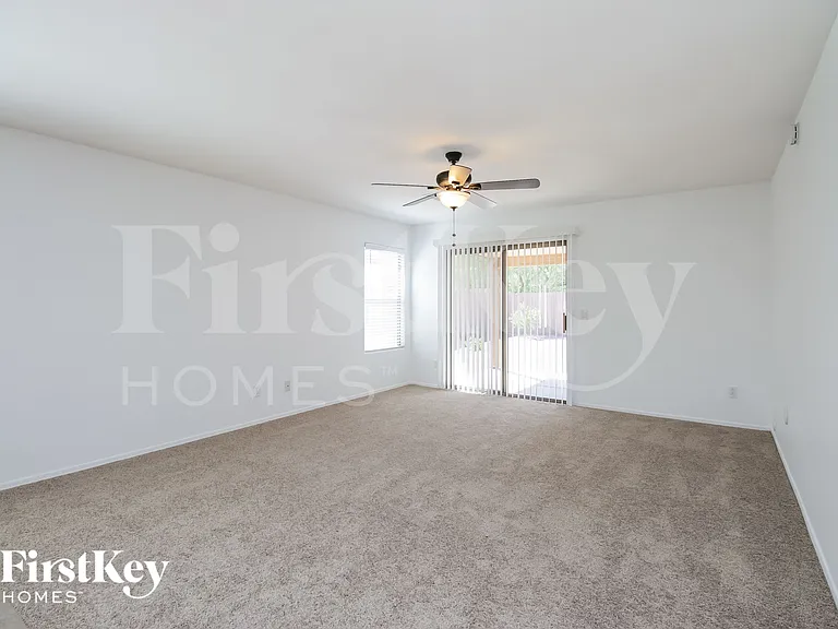 33140 N Cat Hills Ave — Photo 3