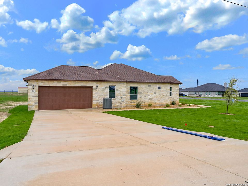 1st image of 129 Estates Dr