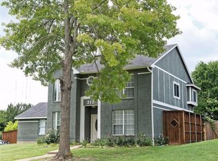 317 Meadowglen Dr, Cedar Hill, TX 75104