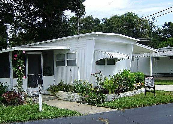 2nd image of 854 E Colonial Cir