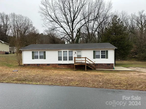 827 E McBee St, Lincolnton, NC 28092