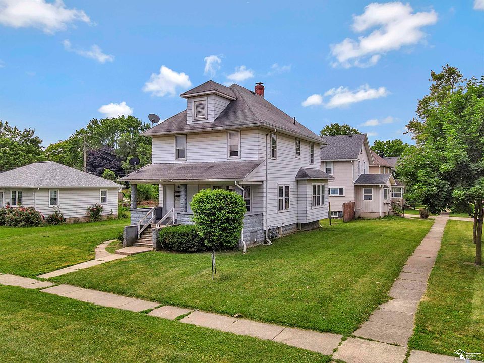 1st image of 231 W 7th St