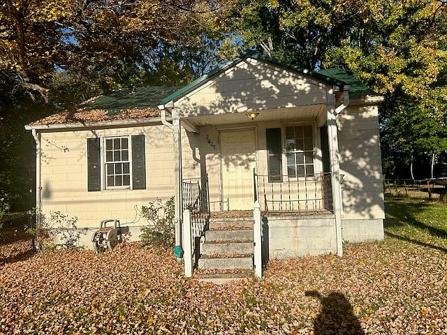 1st image of 2627 Ludwig St