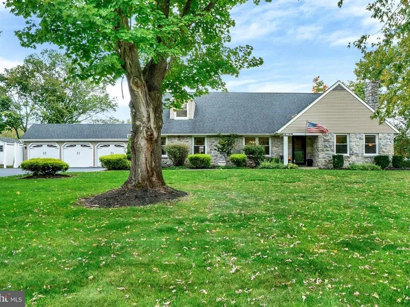 1276 Stump Hall Rd, Collegeville, PA 19426