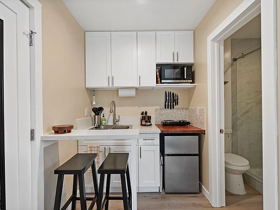 4th image of 1007 Lincoln Blvd #6B