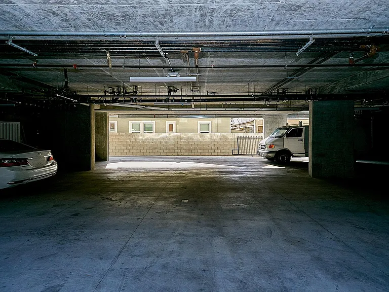 407 N Ardmore Ave #201 — Photo 26