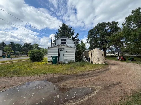 707 W 1st St, Gladwin, MI 48624