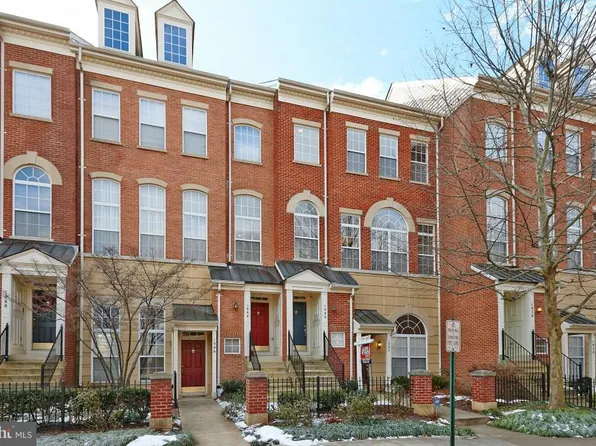 1980 Crescent Park Dr, Reston, VA 20190