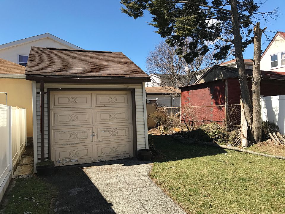 2nd image of 9712 221st St