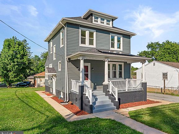 3rd image of 5916 Montgomery St