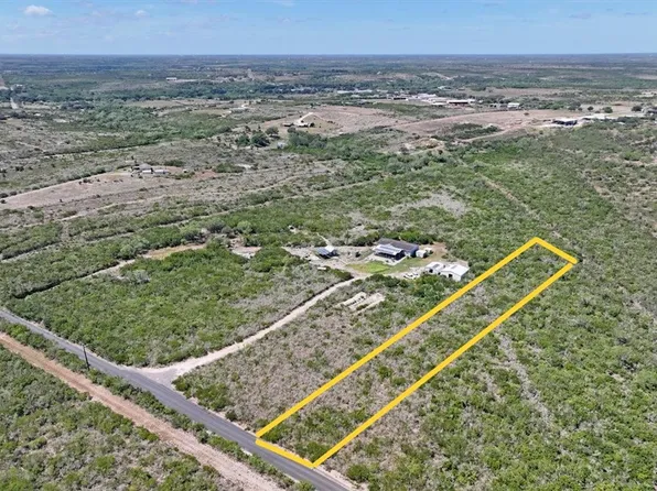 185 W Lake Ranch Rd, Sandia, TX 78383