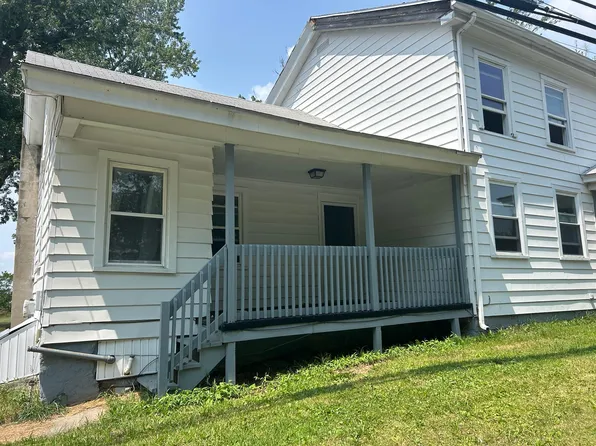1297 Lakeland Dr, Jermyn, PA 18433