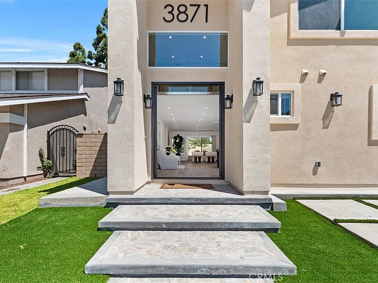 3871 Hendrix St — Photo 2