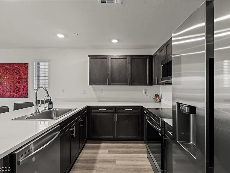 6829 Prairie Pearl St — Photo 32