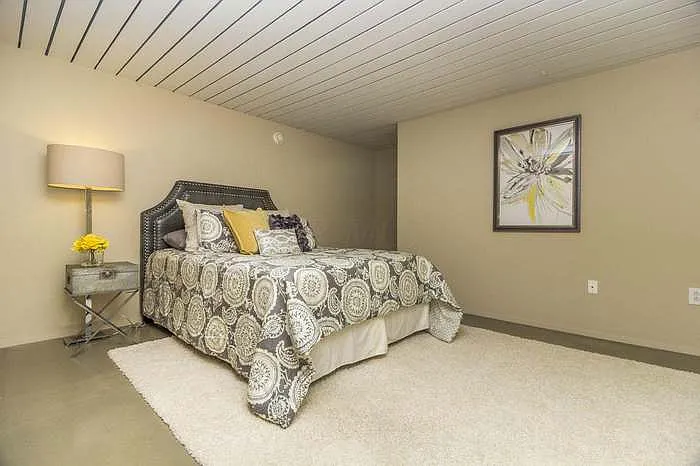 60 E Spring St #202 — Photo 15