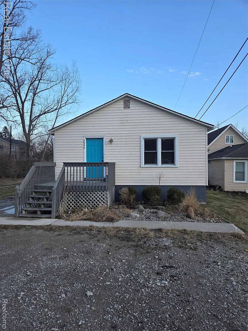 2845 School Lake Dr photo 1