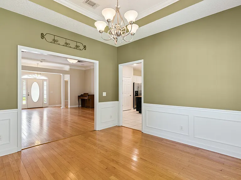 235 Wellington Pl — Photo 8
