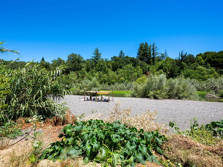 2733 N Fitch Mountain Rd — Photo 44