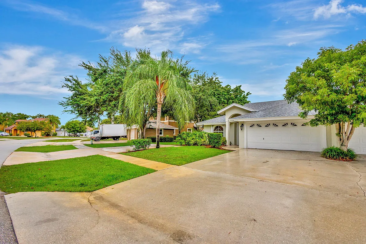 Building Photo - 13796 Yarmouth Dr