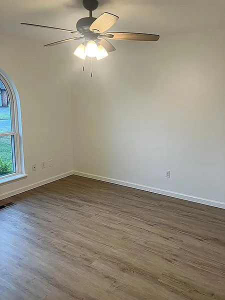2 bed, 1090 sqft, $1,450 — Photo 2