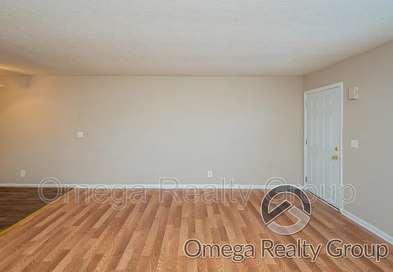 Lakeridge Apartments — Photo 25