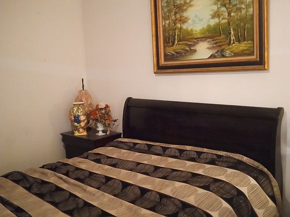 5th image of 3624 Banks Cir