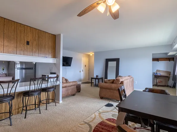 1747 Edgewood Hill Cir APT 203, Hagerstown, MD 21740