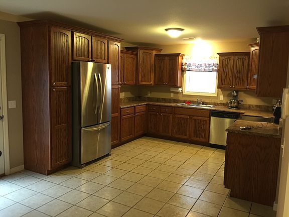 kitchen with Oak cabinetry
