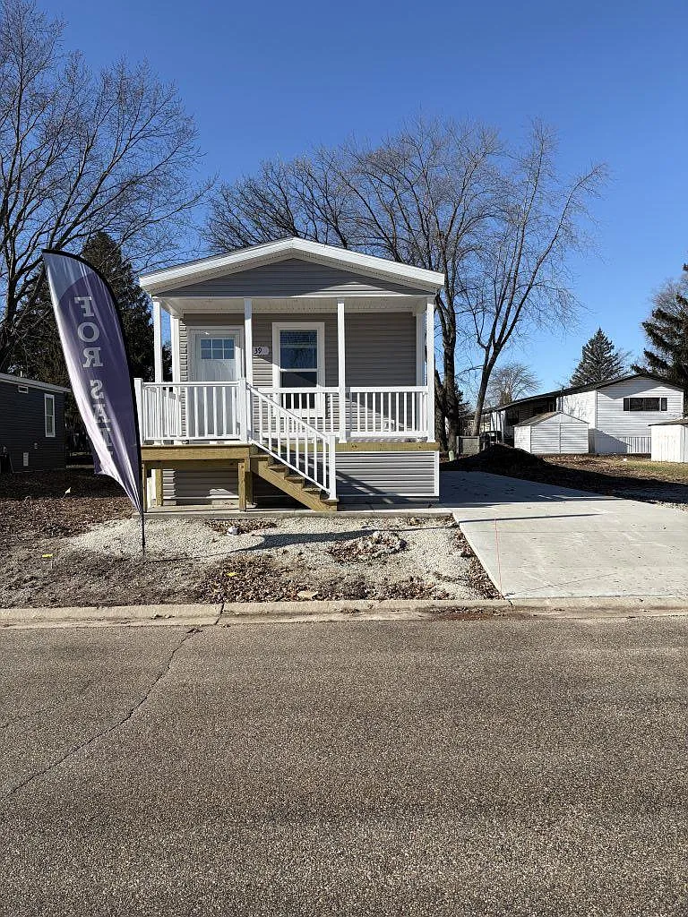 2 bed, 2.0 bath, 991 sqft, $1,428 — Photo 1