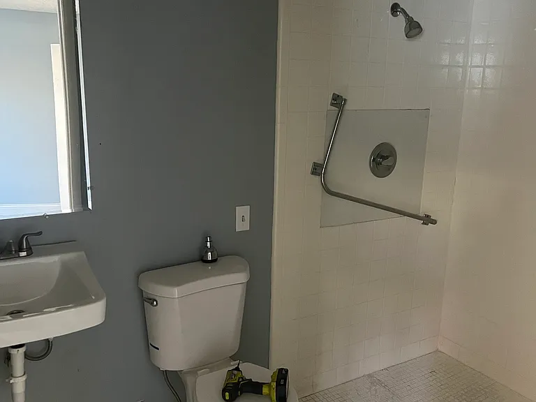204 N Warren St — Photo 26