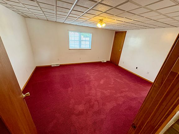 4th image of 99 Vernon Ave