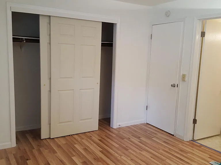 5844 NE 75th St #D-105 — Photo 17