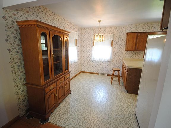 4th image of 2421 E Armour Ave