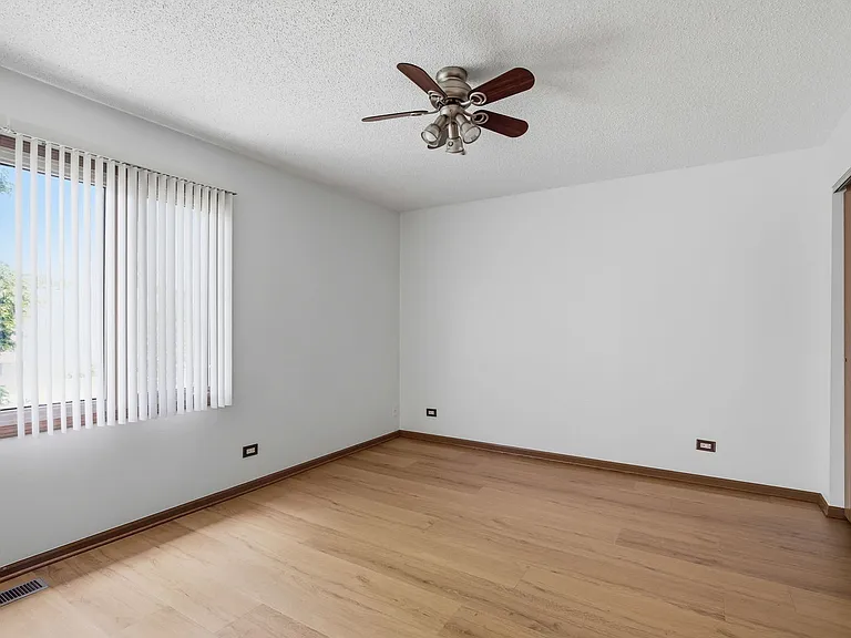 341 Redwing Dr — Photo 13