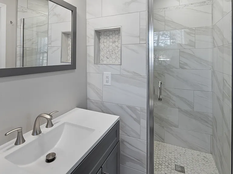 400 Hallmark Rd — Photo 24