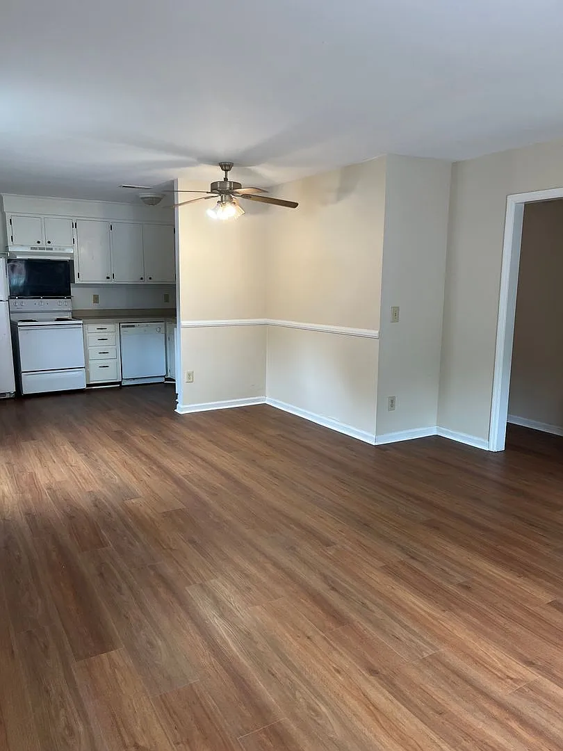 Building Photo - 825B Sandpiper Dr