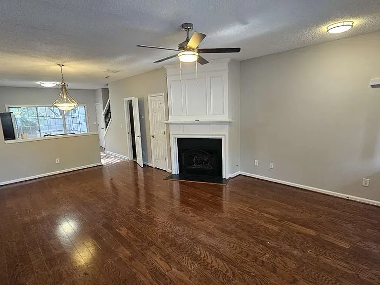 325 Devonshire Dr — Photo 14