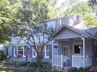 21 S Nauraushaun Rd, Pearl River, NY 10965